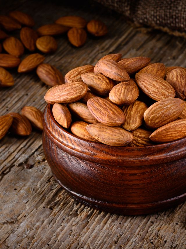 Read more about the article 7 side effects of consuming too many almonds in winter